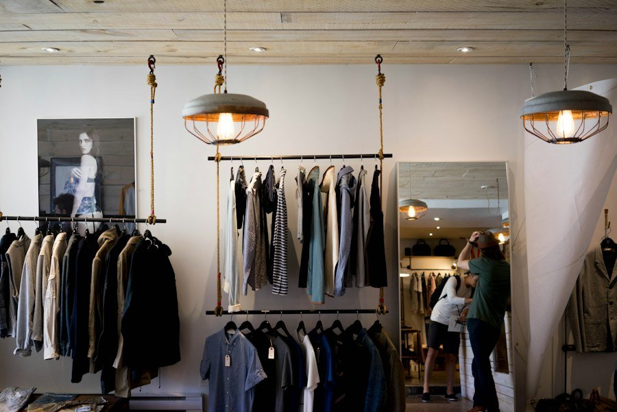 Retail merchandising floor